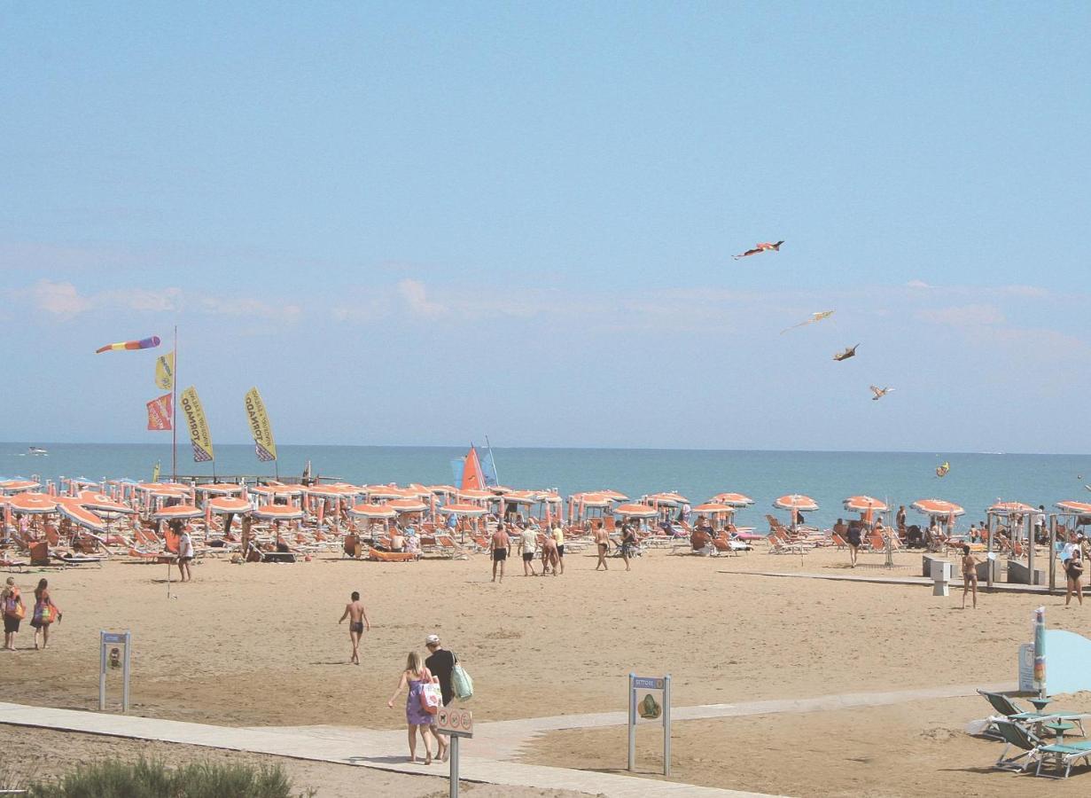 Residence Le Zattere Bibione Exterior photo