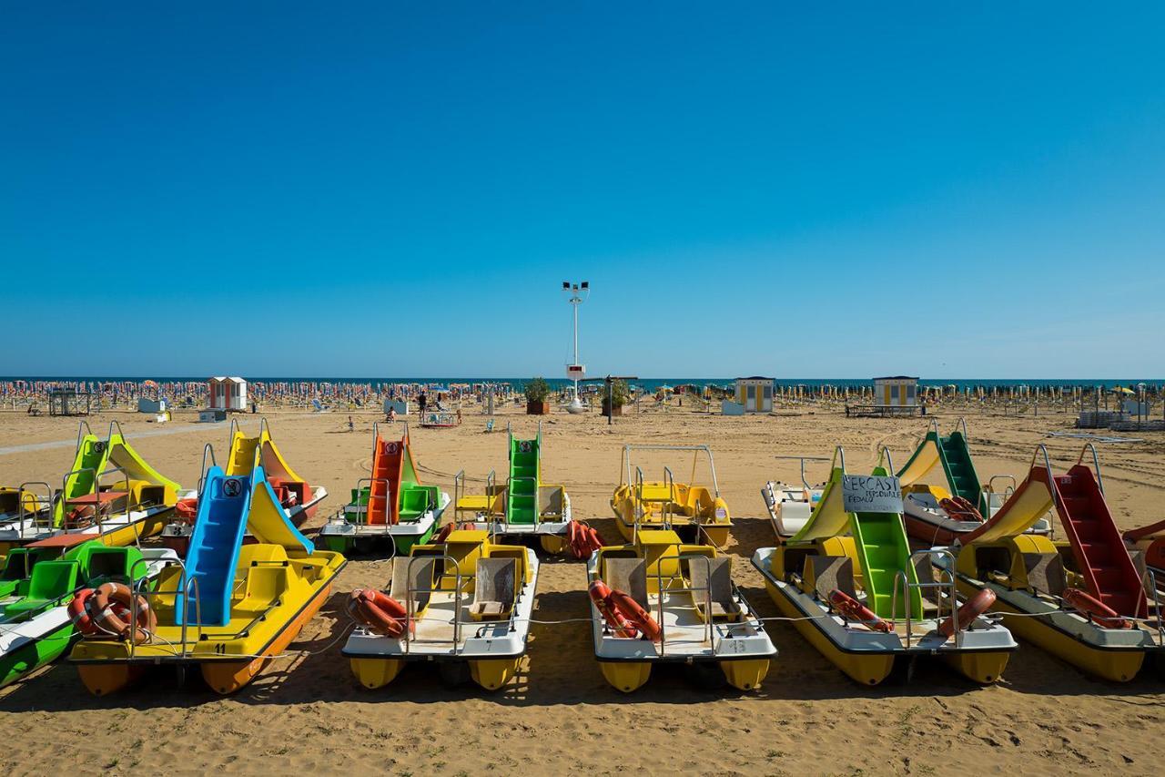 Residence Le Zattere Bibione Exterior photo