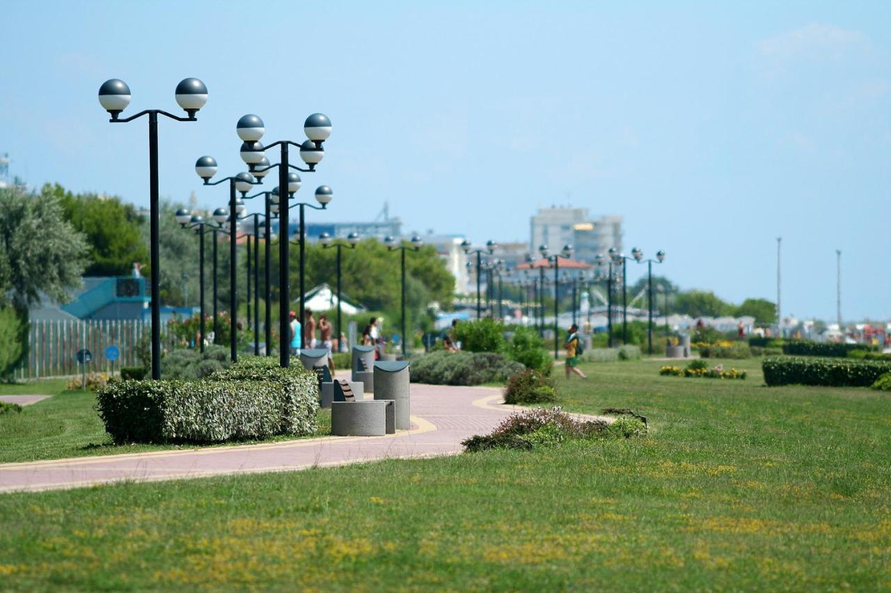 Residence Le Zattere Bibione Exterior photo