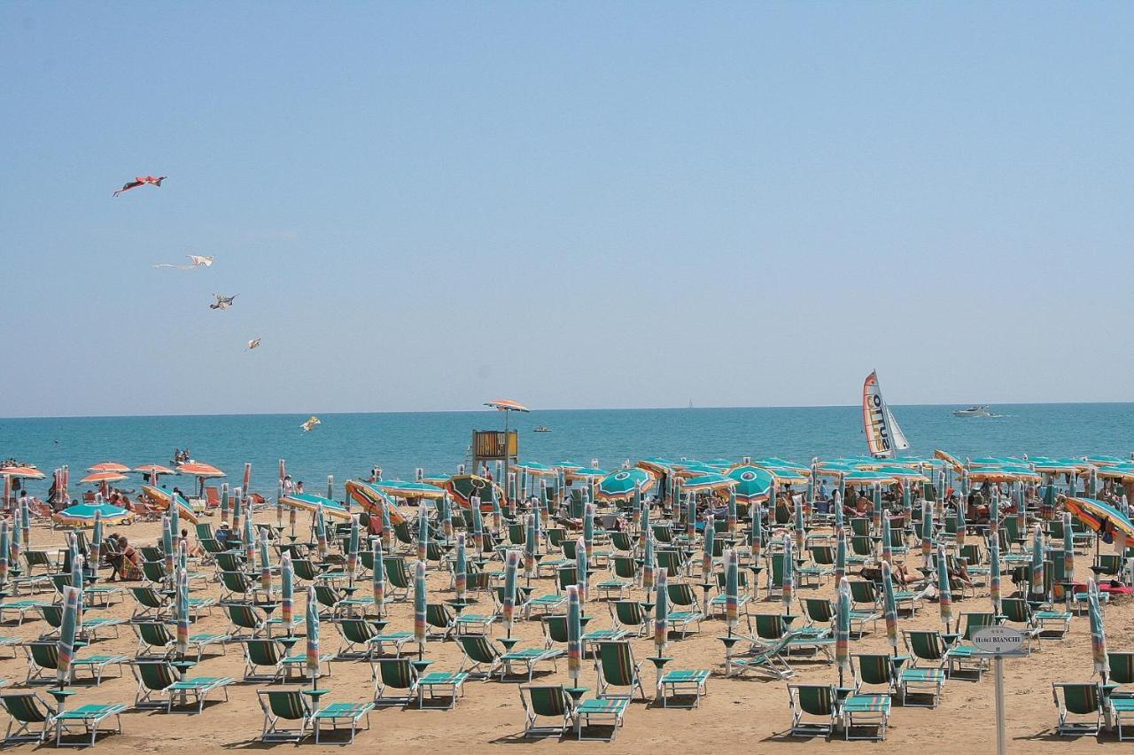 Residence Le Zattere Bibione Exterior photo