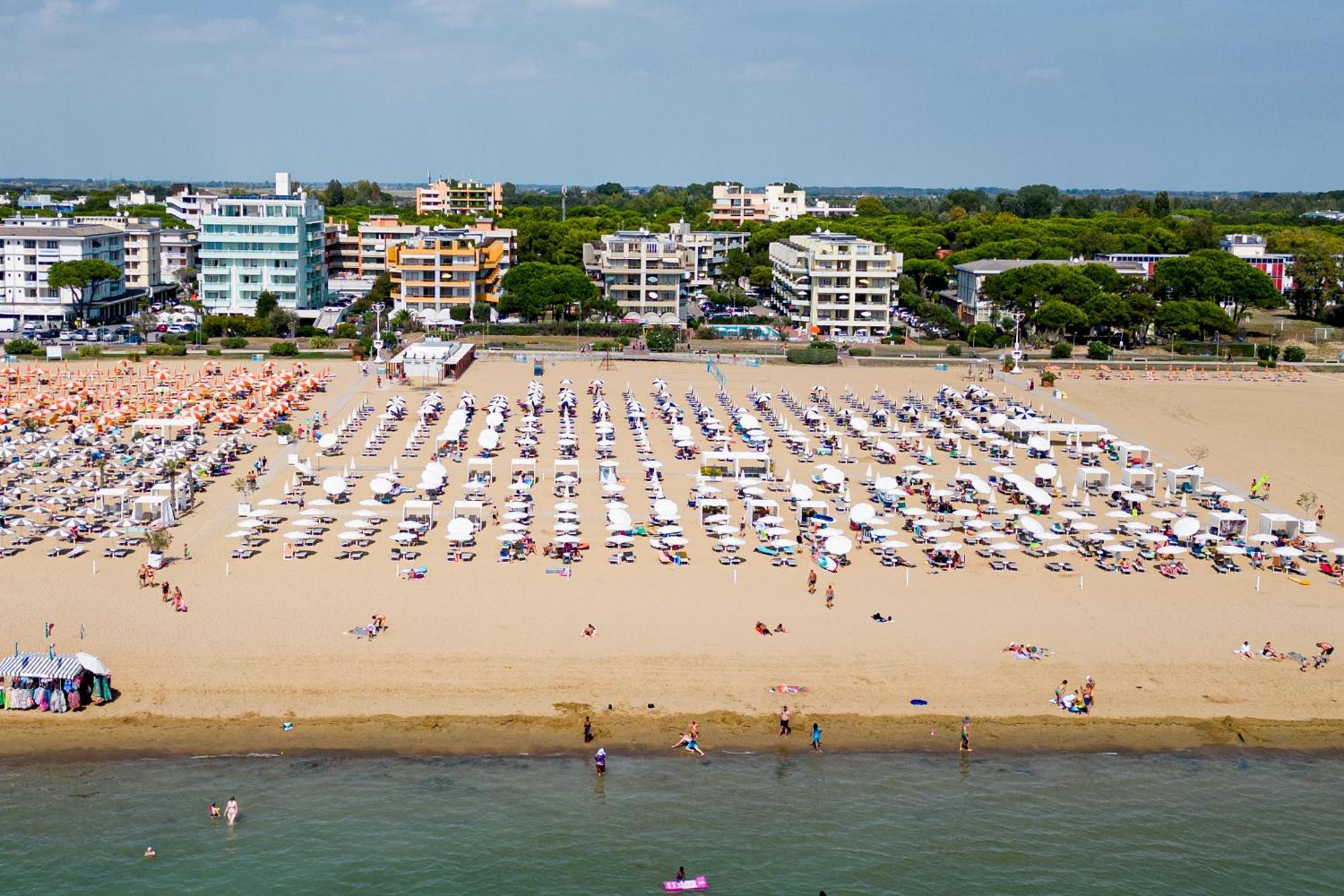 Residence Le Zattere Bibione Exterior photo